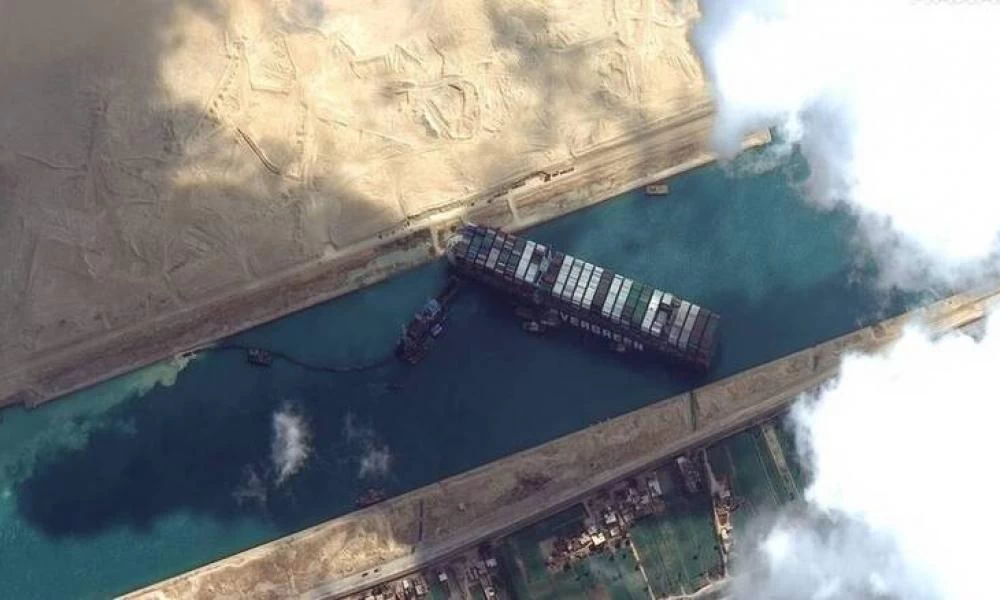 Διώρυγα του Σουέζ: Γίνεται νέα επιχείρηση ρυμούλκησης